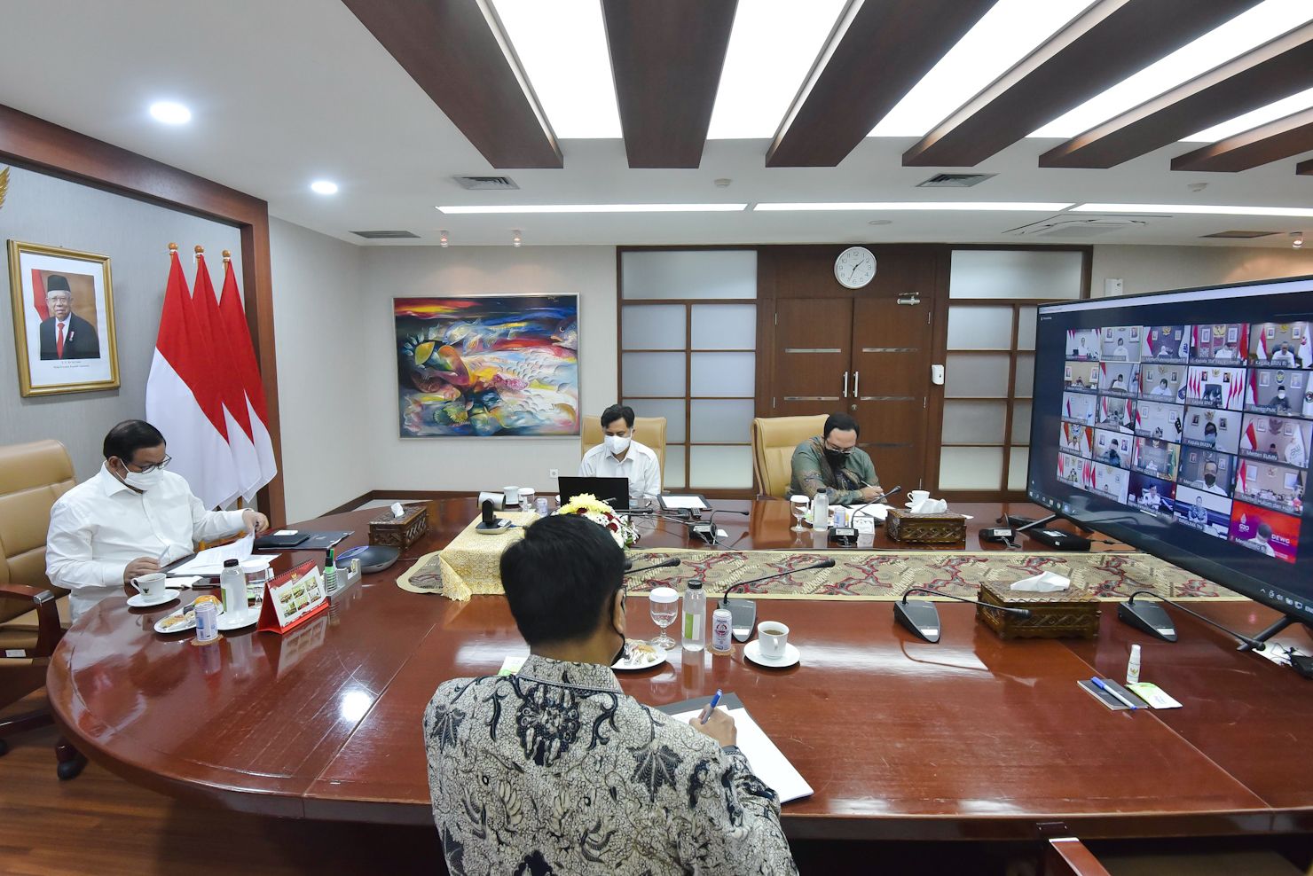 podiumnews.com-Airlangga: Proporsi Kasus Covid-19 Luar Jawa-Bali Meningkat